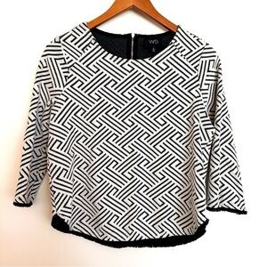 W5 Anthropologie Back and White Geometric Top Size Small